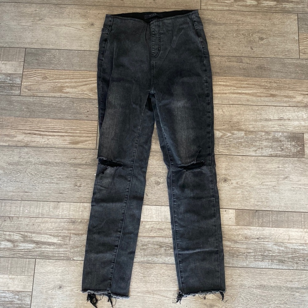 Risen size medium black distressed jeans